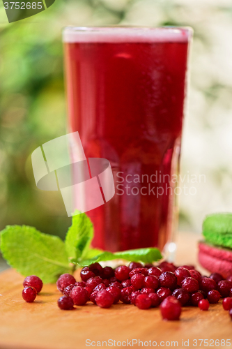 Image of fruit drink with cranberries