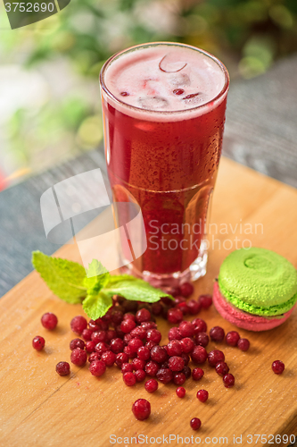 Image of fruit drink with cranberries