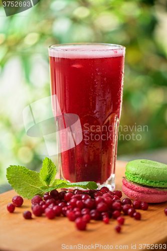 Image of fruit drink with cranberries