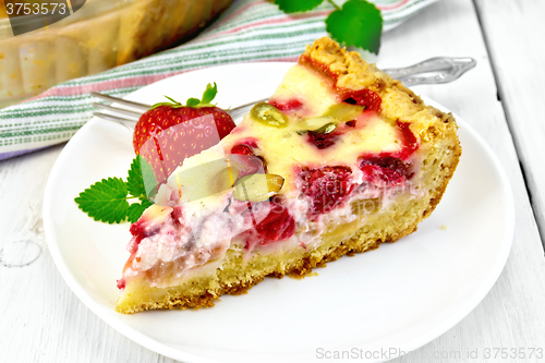 Image of Pie strawberry-rhubarb with sour cream on light board