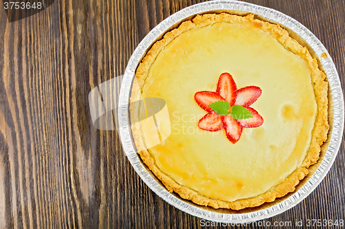 Image of Pie strawberry with sour cream whole on board top