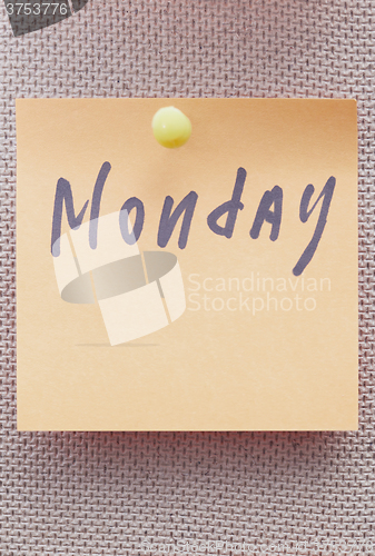 Image of Monday written on a sticky note