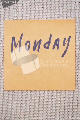 Image of Monday written on a sticky note