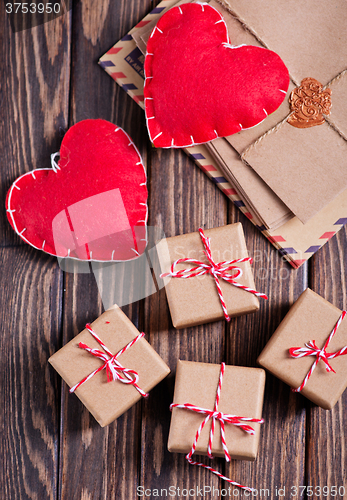 Image of box for present and hearts