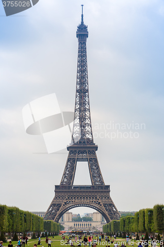 Image of Eiffel tower in Paris