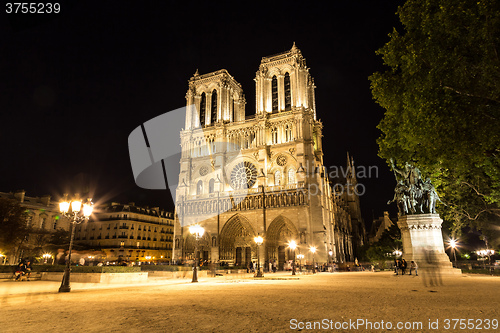 Image of Notre Dame cathedral in Paris