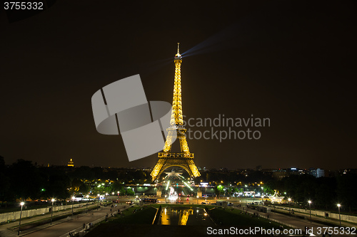 Image of Eiffel Tower at nigh in Paris