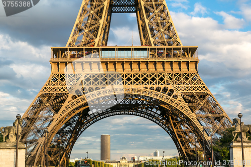 Image of Eiffel tower in Paris