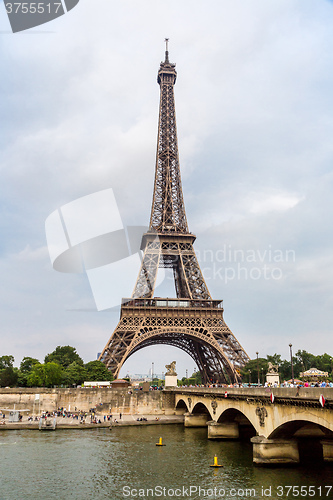 Image of Seine in Paris and Eiffel tower