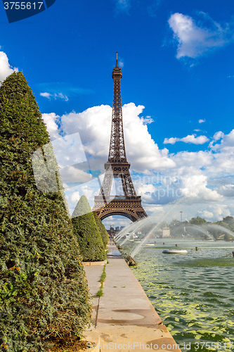Image of Eiffel Tower in Paris
