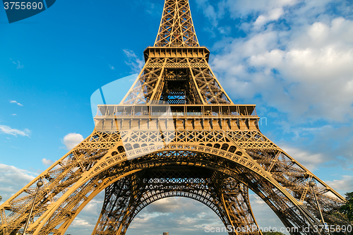 Image of Eiffel tower in Paris