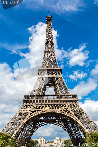 Image of Eiffel tower in Paris