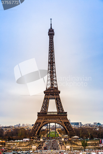 Image of Eiffel Tower in Paris France