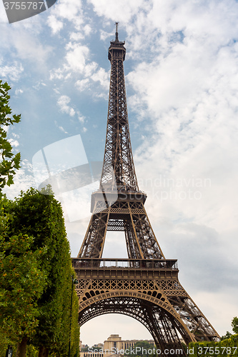 Image of Eiffel tower in Paris