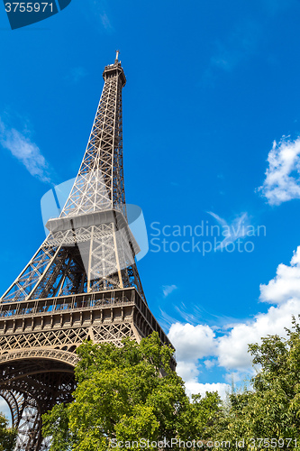 Image of Eiffel tower in Paris
