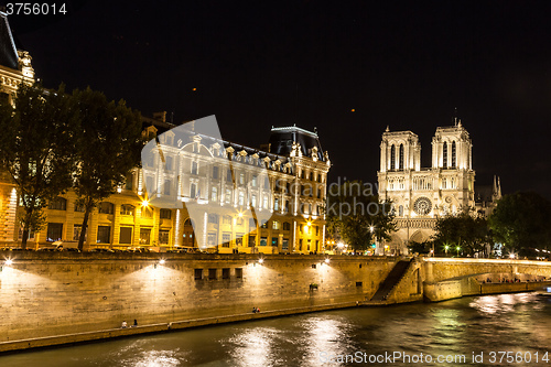 Image of Notre Dame cathedral in Paris