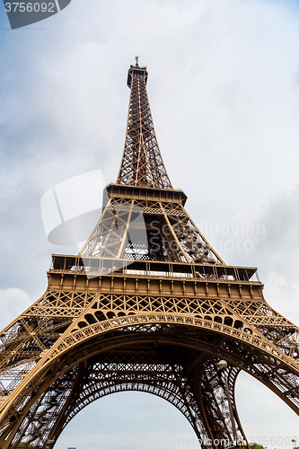 Image of Eiffel tower in Paris