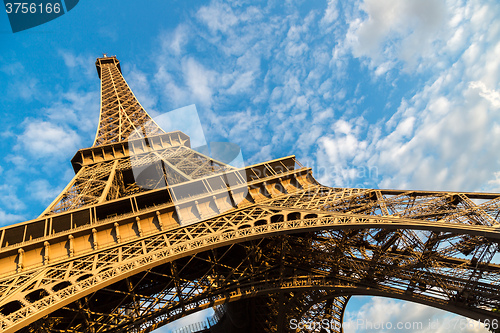 Image of Eiffel tower in Paris