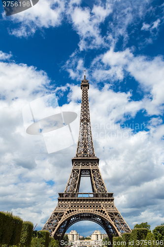 Image of Eiffel tower in Paris