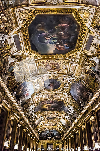 Image of Large painting gallery at the Louvre museum in Paris