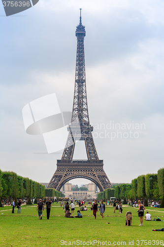 Image of Eiffel tower in Paris