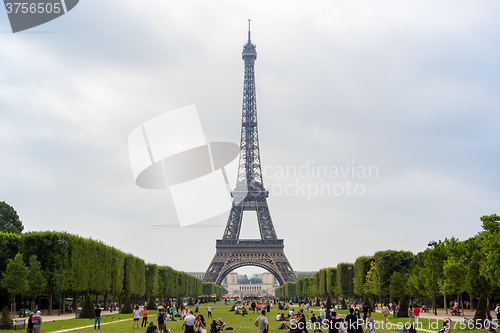 Image of Eiffel tower in Paris