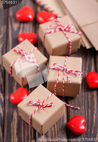 Image of box for present and hearts