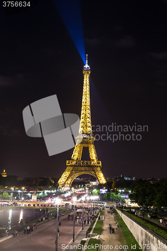 Image of Eiffel Tower at sunset in Paris