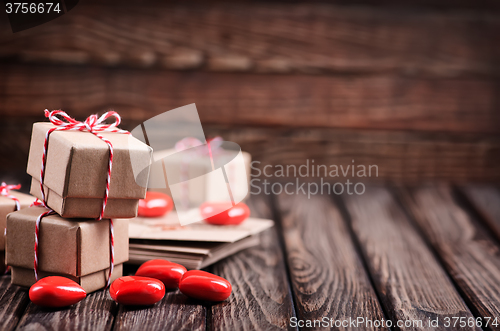 Image of box for present and hearts