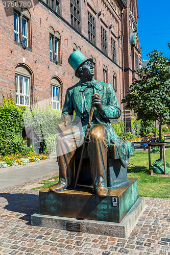 Image of Hans Christian Andersen statue in Copenhagen, Denmark.