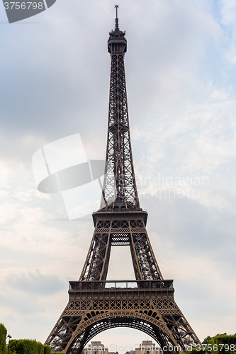 Image of Eiffel tower in Paris