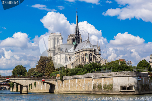 Image of Seine and Notre Dame de Paris