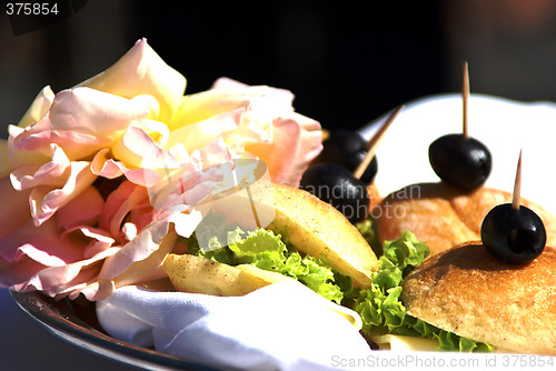 Image of sandwichs with flowers