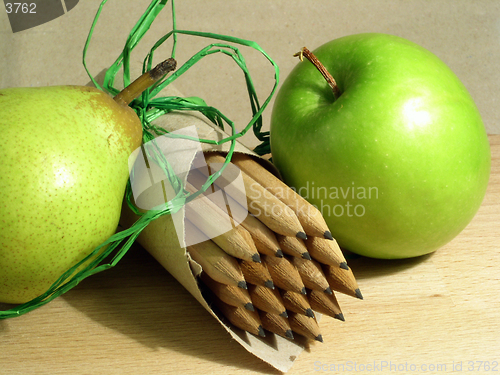 Image of pencils & fruits