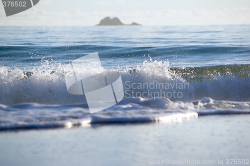 Image of waves coming in