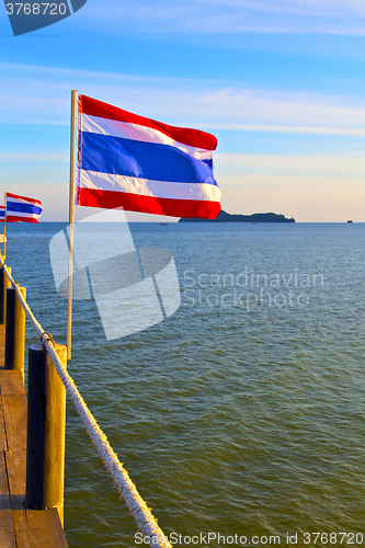 Image of rope  lomprayah  bay isle sunrise flag    thailand and south chi