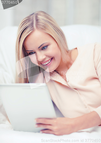 Image of woman with tablet pc