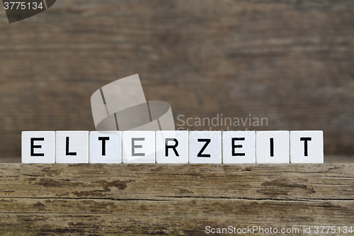 Image of The German word parental leave written in cubes