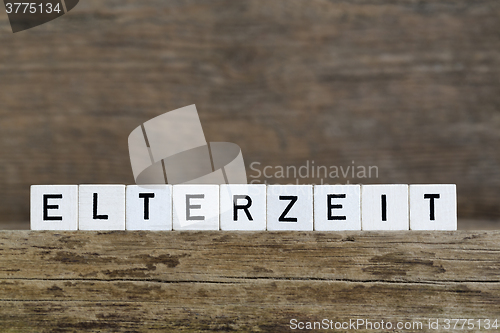 Image of The German word parental leave written in cubes