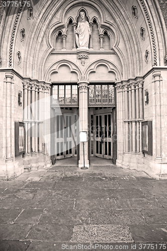 Image of door southwark  cathedral in london england old construction and