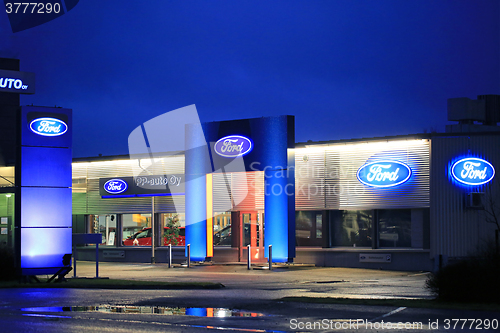 Image of Ford Dealer Building with Signage