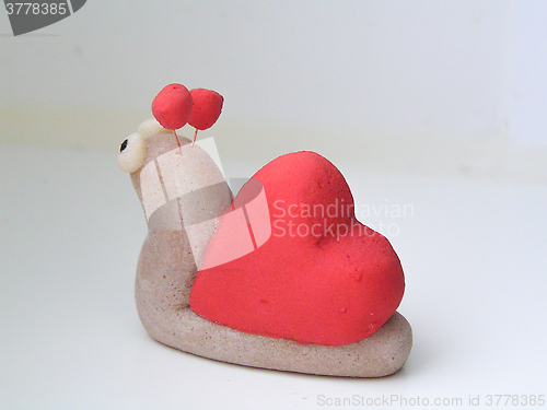 Image of Snail with shell in the form of heart