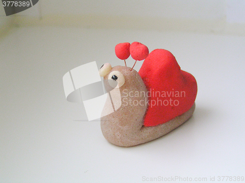 Image of Snail with shell in the form of heart