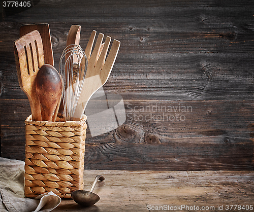 Image of cooking utensil on wooden table