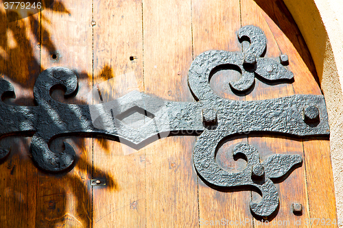 Image of old london door in ancien  hinged 