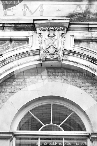 Image of old windon in england london brick and glass the wall 