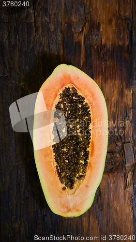 Image of top view sliced fresh papaya