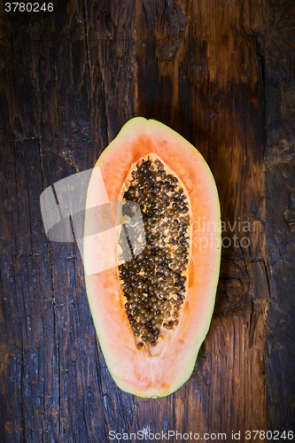 Image of top view sliced fresh papaya