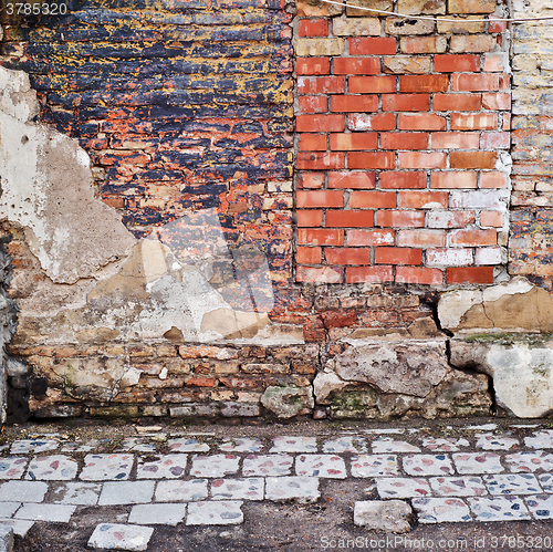 Image of abandoned grunge cracked brick  wall 