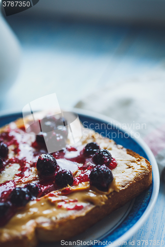 Image of Sandwich with peanut butter and black currant jam